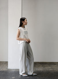 箔プリントノースリーブTシャツ