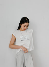 箔プリントノースリーブTシャツ