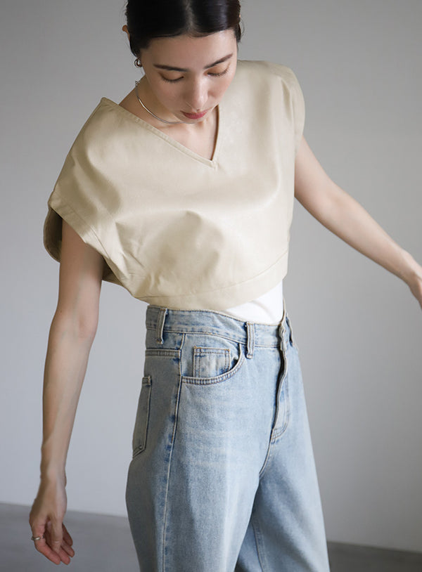 フェイクレザーショートベスト【SALE】