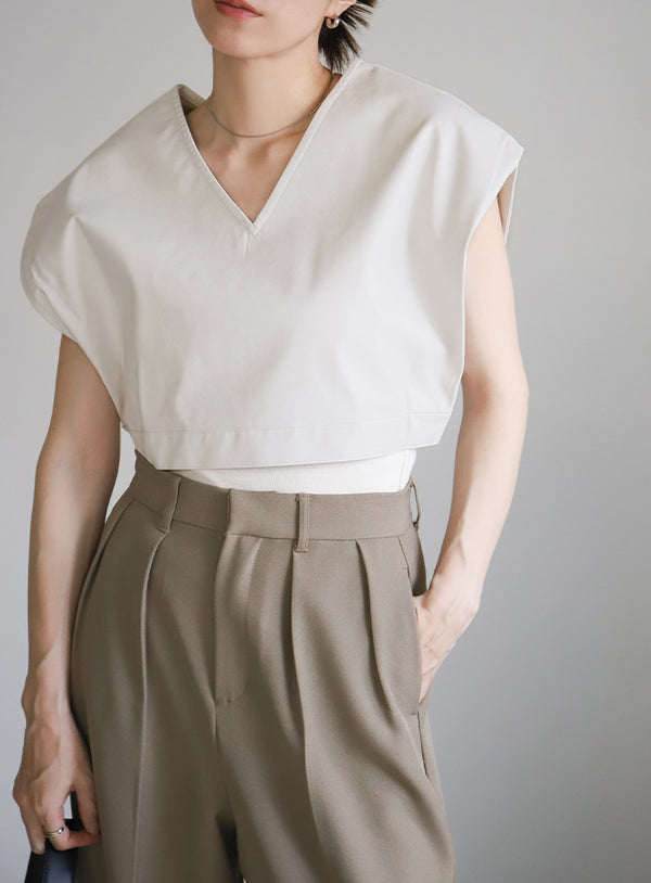フェイクレザーショートベスト【SALE】
