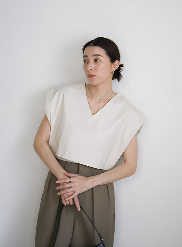 フェイクレザーショートベスト【SALE】