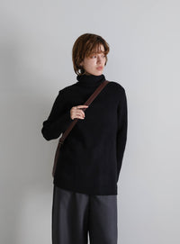 タートルネックリブニット