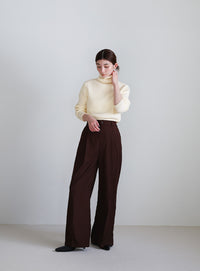 タートルネックリブニット