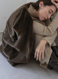 フェイクファーノーカラージレ