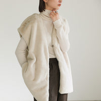 フェイクファーノーカラージレ