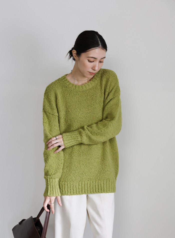 クルーネックブークレーニット