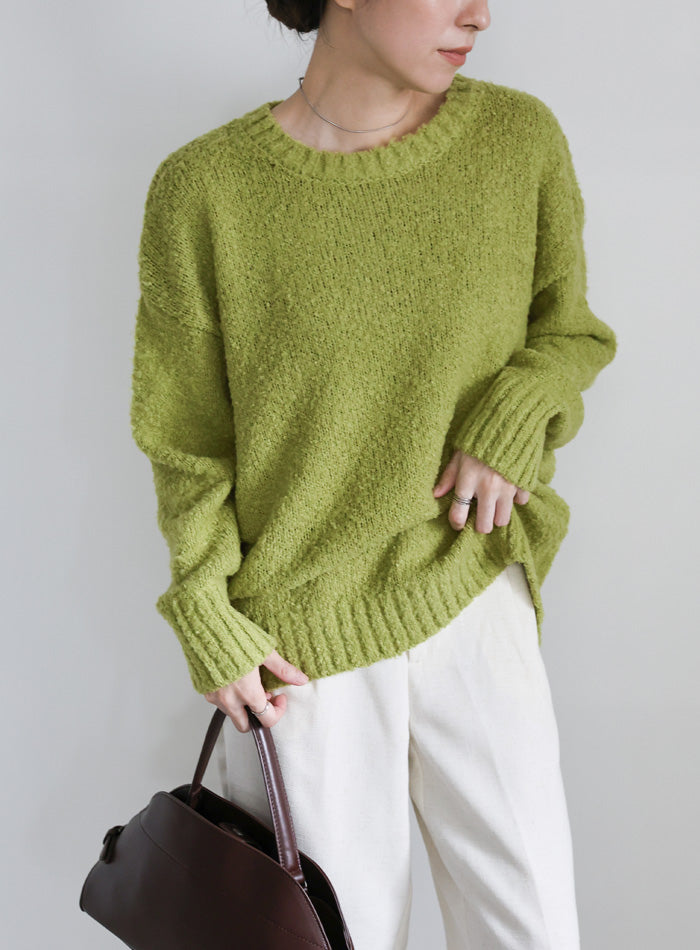 クルーネックブークレーニット