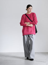 クルーネックブークレーニット