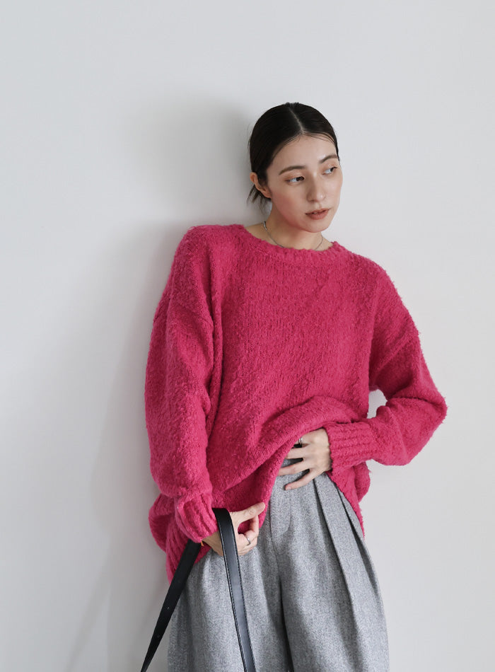 クルーネックブークレーニット