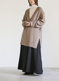 Vネックリブサイドスリットルーズニット【SALE】