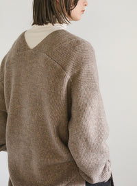 Vネックリブサイドスリットルーズニット【SALE】