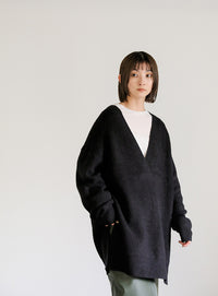 Vネックリブサイドスリットルーズニット【SALE】