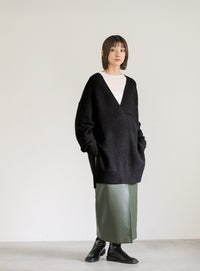 Vネックリブサイドスリットルーズニット【SALE】