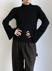 アルパカタッチフレアスリーブタートルニット