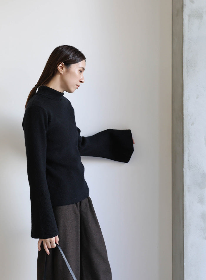 アルパカタッチフレアスリーブタートルニット