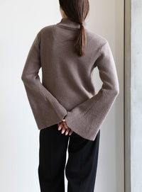 アルパカタッチフレアスリーブタートルニット