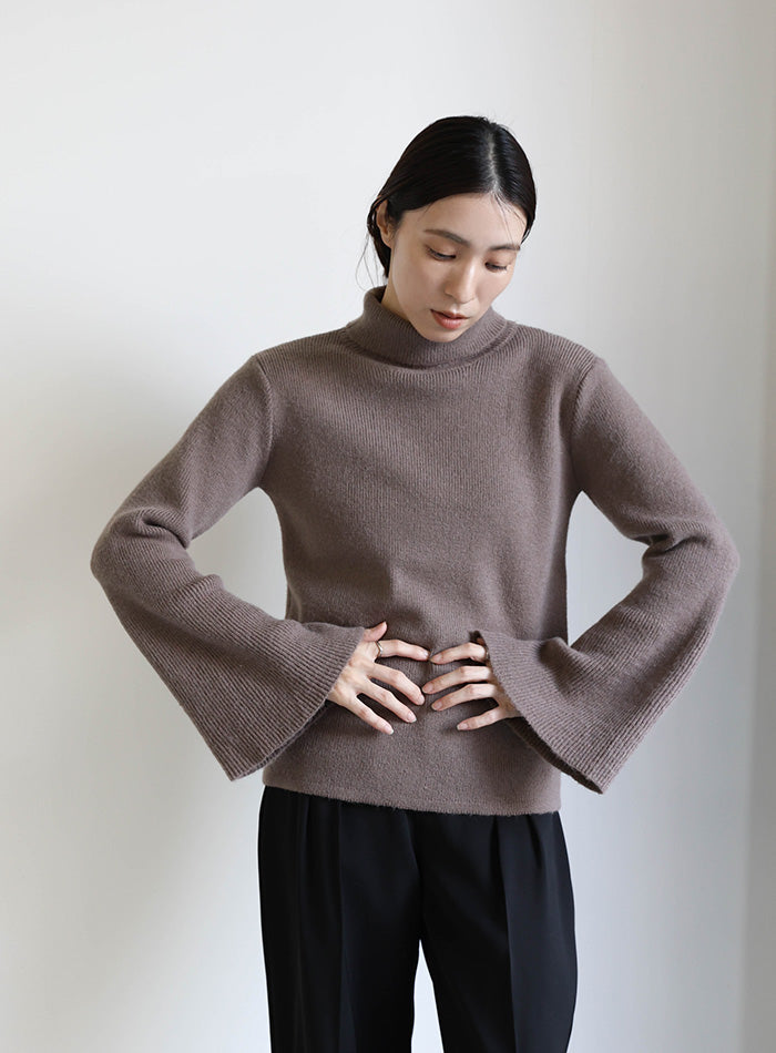 アルパカタッチフレアスリーブタートルニット