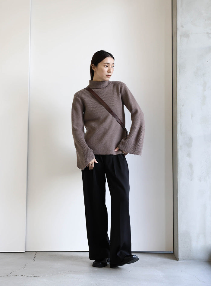 アルパカタッチフレアスリーブタートルニット