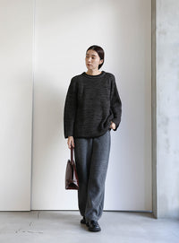 袖ラインクルーネックニット