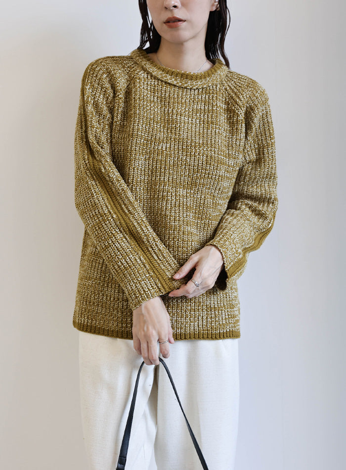 袖ラインクルーネックニット