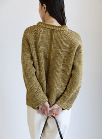 袖ラインクルーネックニット