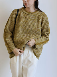 袖ラインクルーネックニット