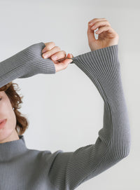 プチハイネックリブニット