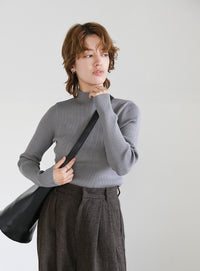 プチハイネックリブニット