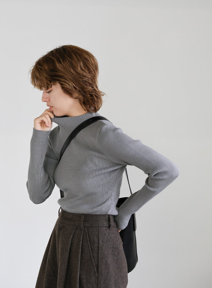 プチハイネックリブニット