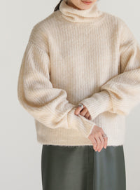 ボリュームスリーブタートル起毛ニット