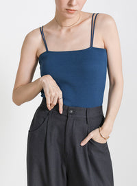 【サイズ展開あり】ダブルストラップカップ付きキャミソール