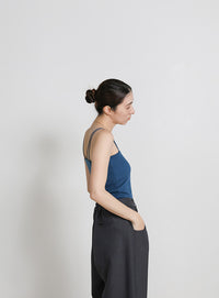 【サイズ展開あり】ダブルストラップカップ付きキャミソール