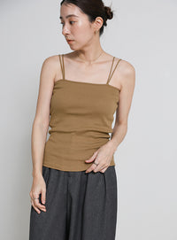 【サイズ展開あり】ダブルストラップカップ付きキャミソール