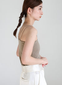 【サイズ展開あり】ダブルストラップカップ付きキャミソール