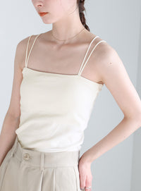 【サイズ展開あり】ダブルストラップカップ付きキャミソール