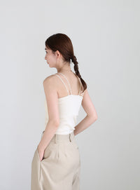 【サイズ展開あり】ダブルストラップカップ付きキャミソール