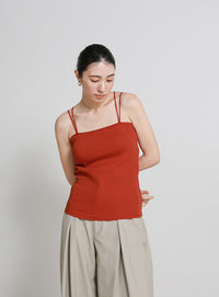 【サイズ展開あり】ダブルストラップカップ付きキャミソール