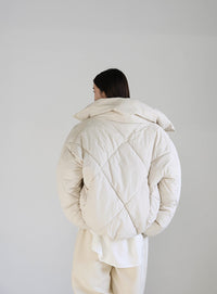 ハイネックダイヤキルトショートダウン