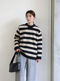 クルーネックボーダーシャギーニット