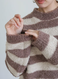 クルーネックボーダーシャギーニット