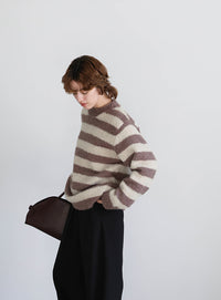 クルーネックボーダーシャギーニット