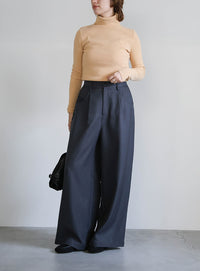 タートルネックソフトタッチリブニット