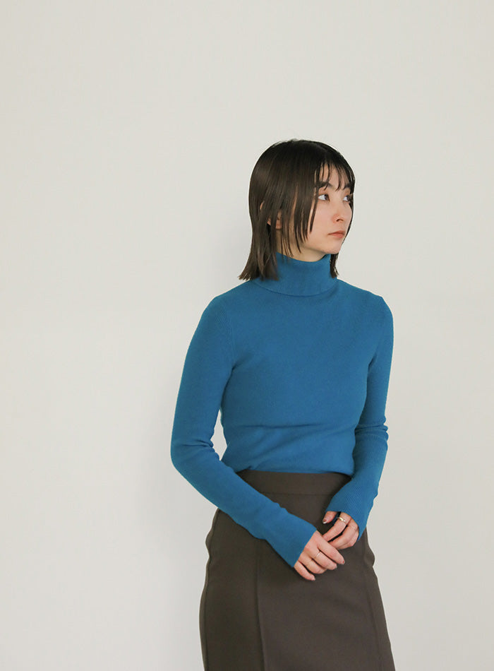 タートルネックソフトタッチリブニット【SALE】