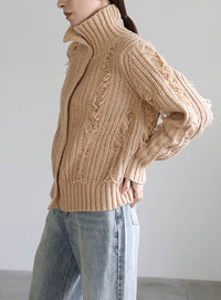 ハイネックフリンジニットジャケット