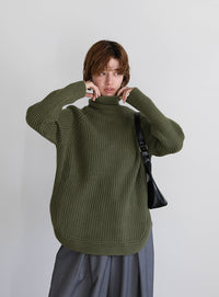 タートルネックラウンドリブニット