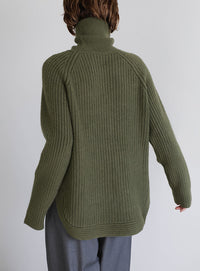 タートルネックラウンドリブニット