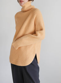 タートルネックラウンドリブニット