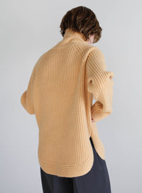 タートルネックラウンドリブニット