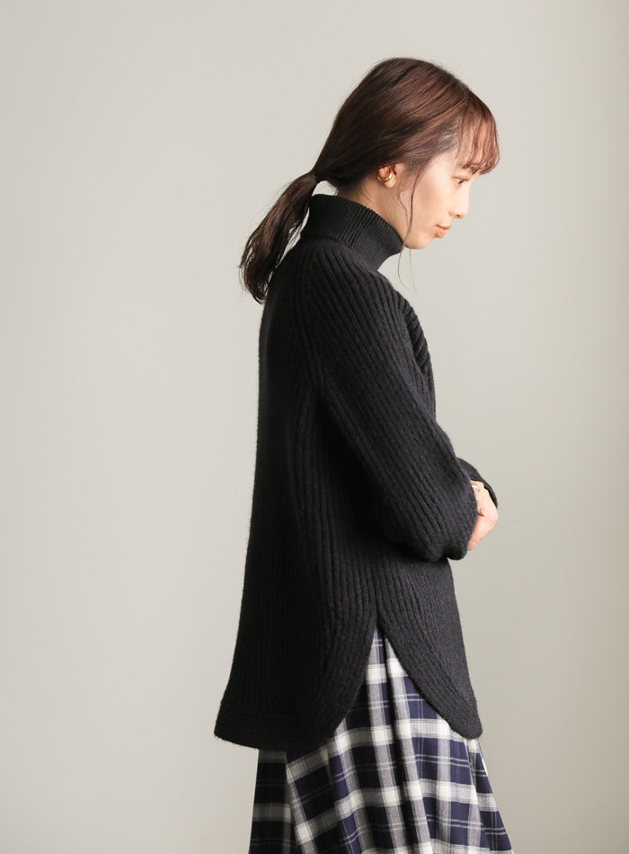 タートルネックラウンドリブニット【SALE】
