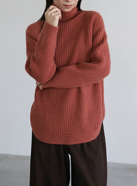 タートルネックラウンドリブニット